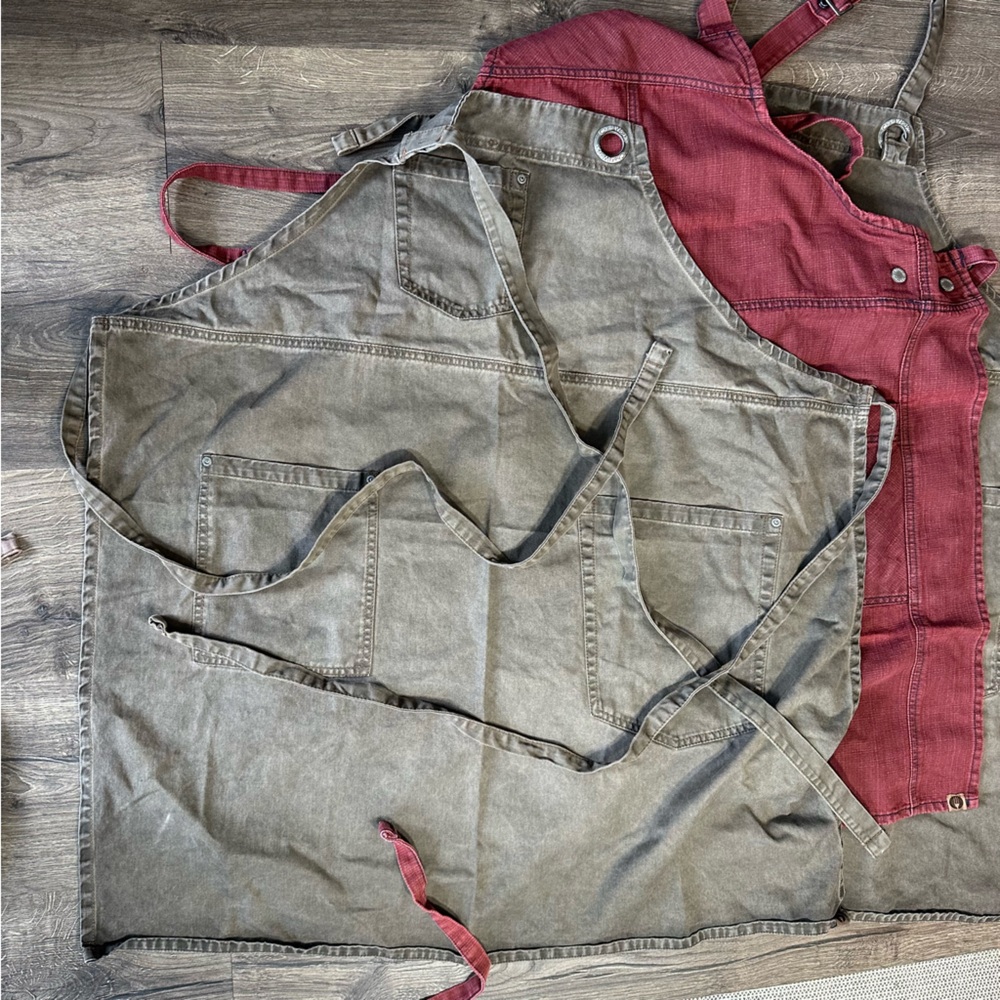 5 Chef Works Kitchen Aprons Red & Brown - Picture 2 of 6